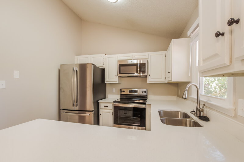 1,715/Mo, 7951 Tiburon Cir Charlotte, NC 28215 Kitchen View