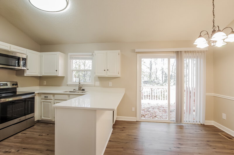 1,715/Mo, 7951 Tiburon Cir Charlotte, NC 28215 Kitchen View 3