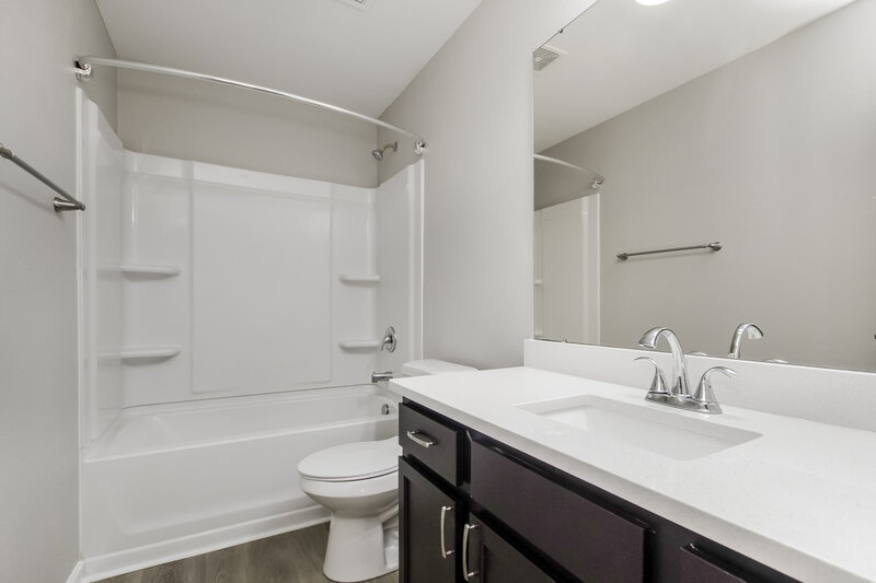 2,065/Mo, 3132 Riley Ave Charlotte, NC 28269 Bathroom View