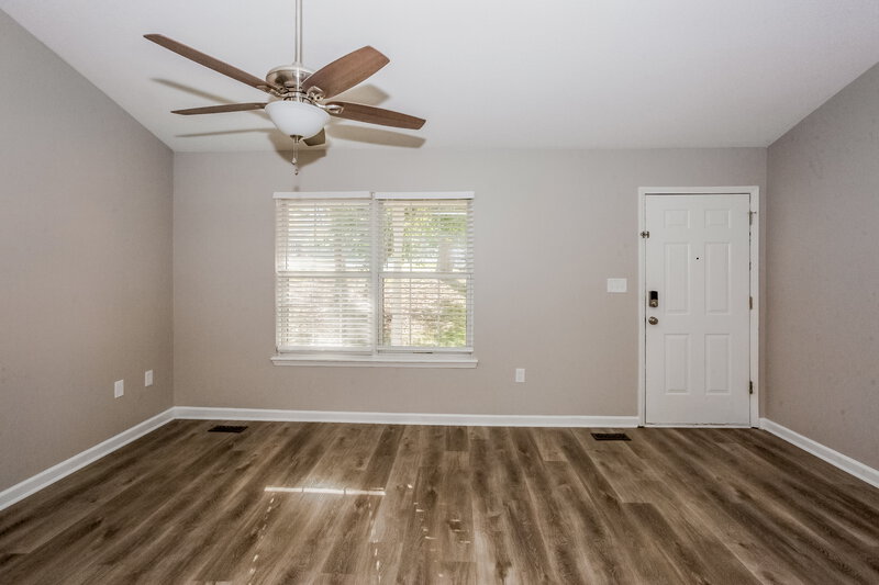 1,660/Mo, 222 Hillside Ave SW Concord, NC 28025 Living Room View 2