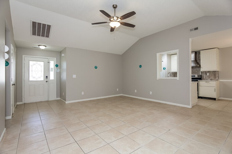 1,690/Mo, 4310 Crystal Erica Ln Charlotte, NC 28214 Living Room View 2