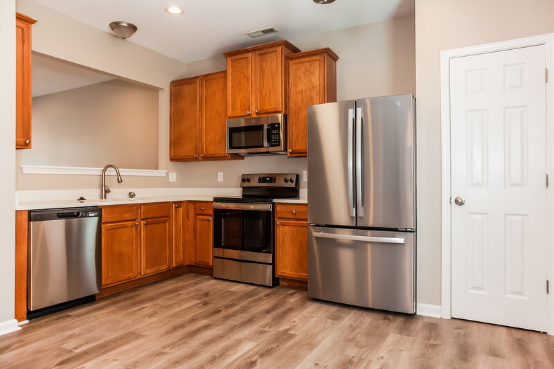 1,795/Mo, 709 Sherman St Gastonia, NC 28052 Kitchen View 2