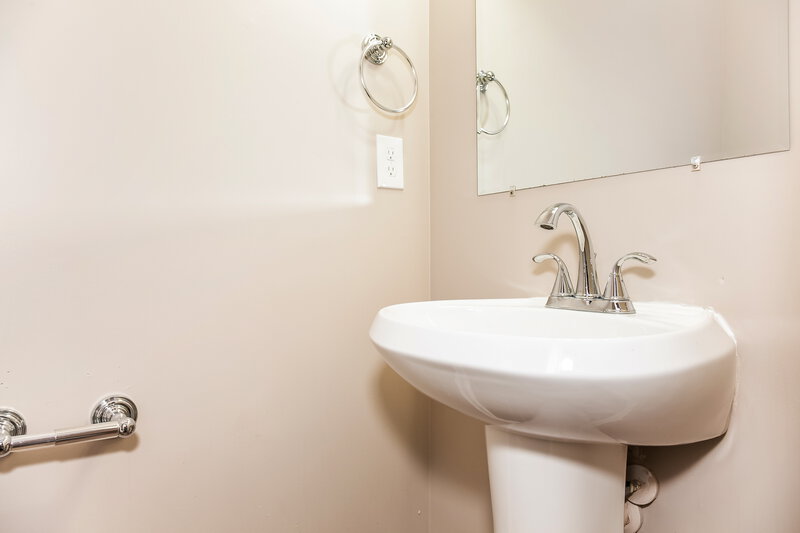 1,795/Mo, 709 Sherman St Gastonia, NC 28052 Powder Room View