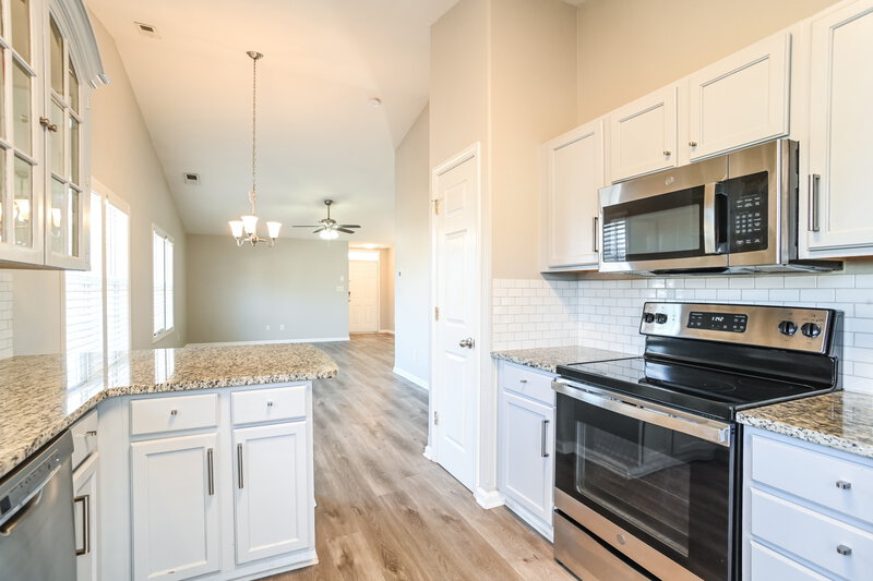 1,685/Mo, 1007 Kansas City Drive Monroe, NC 28110 Kitchen View 3