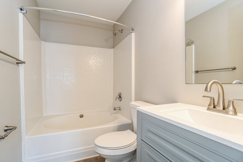 1,685/Mo, 1007 Kansas City Drive Monroe, NC 28110 Main Bathroom View