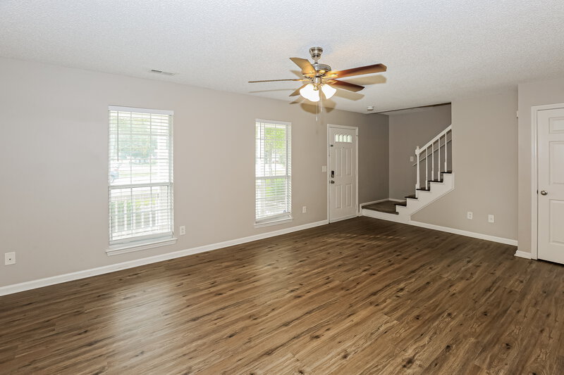 1,875/Mo, 4817 Farmview Dr Monroe, NC 28110 Living Room View