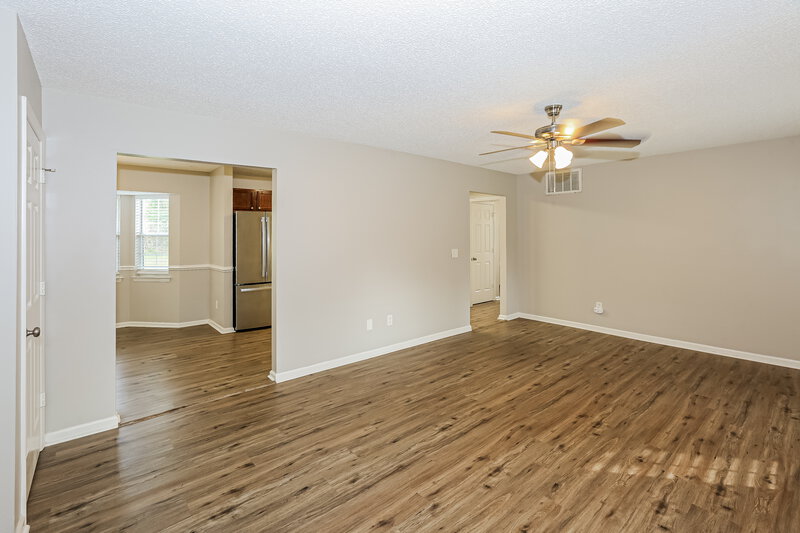 1,875/Mo, 4817 Farmview Dr Monroe, NC 28110 Living Room View 2