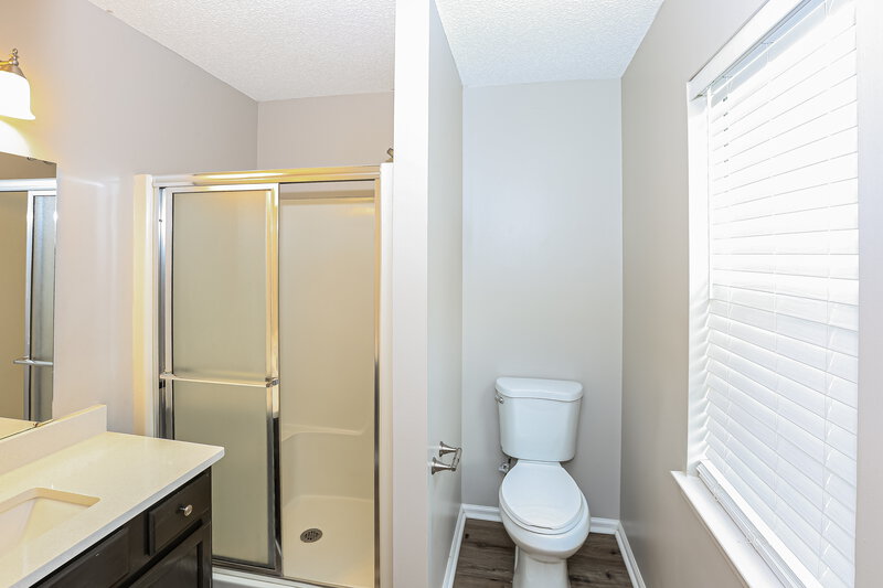 1,875/Mo, 4817 Farmview Dr Monroe, NC 28110 Main Bathroom View