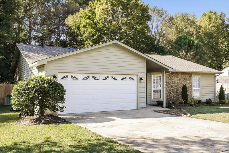 1,840/Mo, 6502 Woodthrush Drive Charlotte, NC 28227 Front View