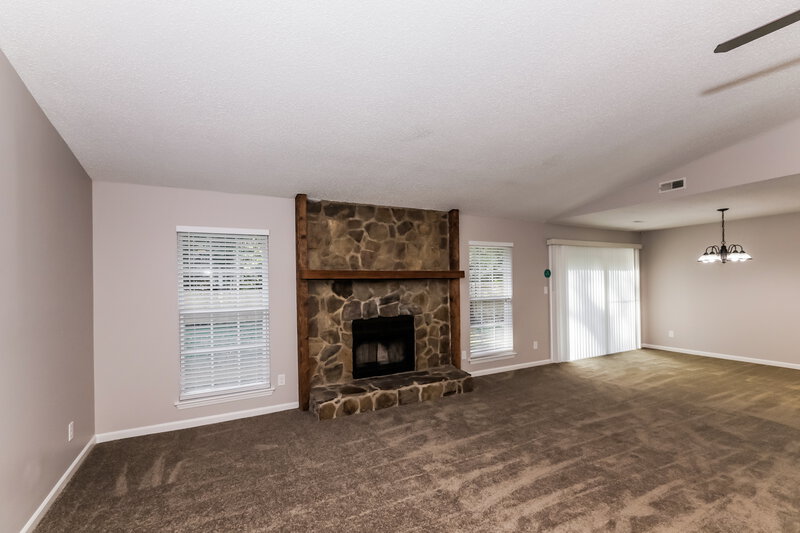 1,840/Mo, 6502 Woodthrush Drive Charlotte, NC 28227 Living Room View 2