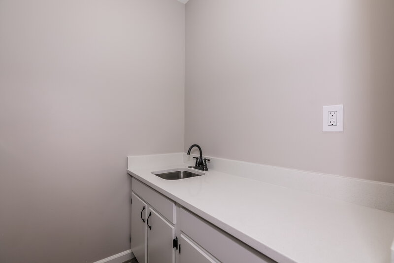 1,840/Mo, 6502 Woodthrush Drive Charlotte, NC 28227 Living Room View 3