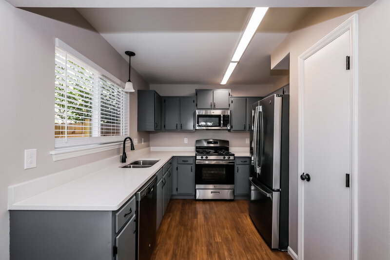 1,840/Mo, 6502 Woodthrush Drive Charlotte, NC 28227 Kitchen View