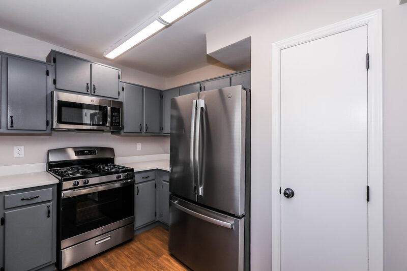 1,840/Mo, 6502 Woodthrush Drive Charlotte, NC 28227 Kitchen View 2