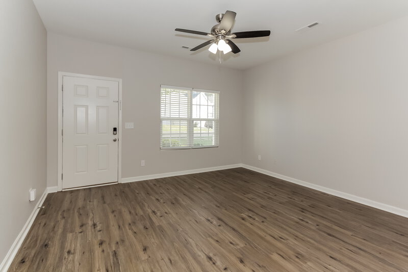 2,600/Mo, 1420 Waylon Ave Gastonia, NC 28054 Living Room View 2