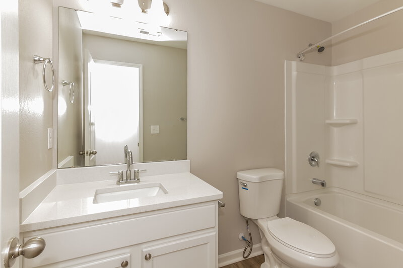 2,600/Mo, 1420 Waylon Ave Gastonia, NC 28054 Bathroom View