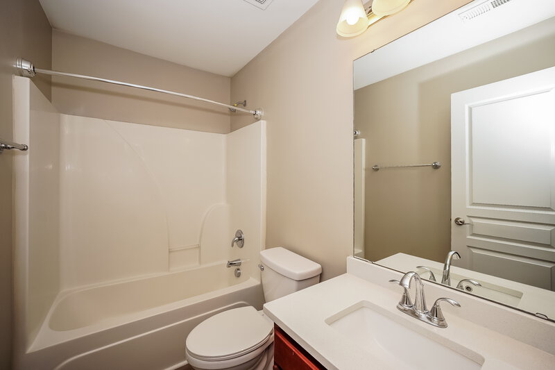 1,830/Mo, 19420 Fridley Ln Cornelius, NC 28031 Bathroom View