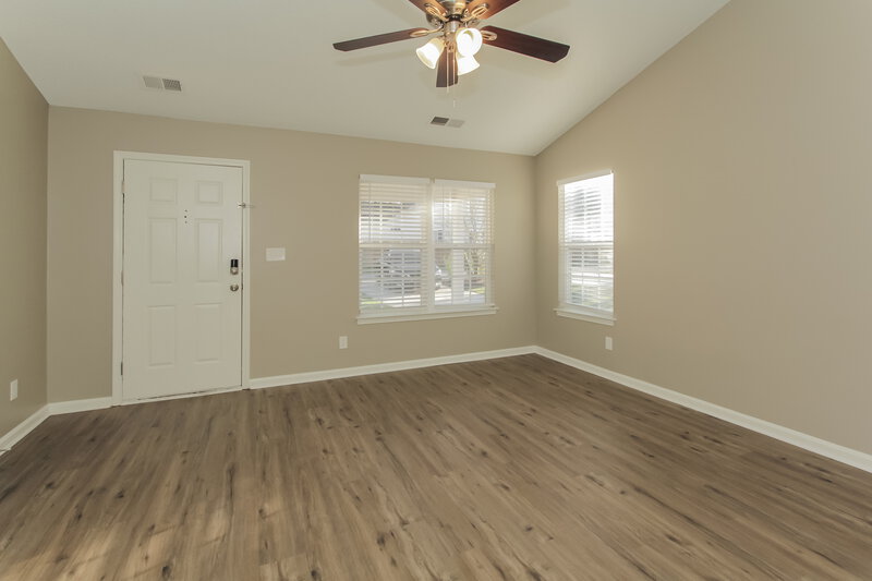 1,705/Mo, 123 Sterling Terrace Dr Mooresville, NC 28115 Living Room View 2