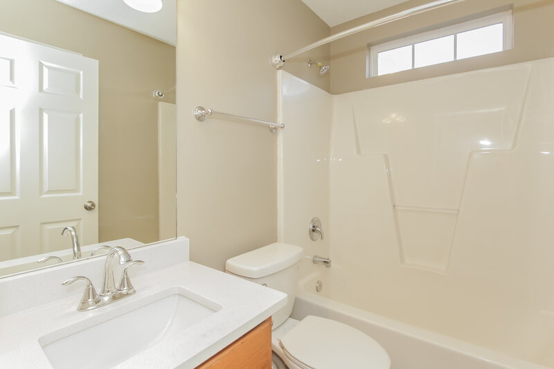 1,705/Mo, 123 Sterling Terrace Dr Mooresville, NC 28115 Main Bathroom View