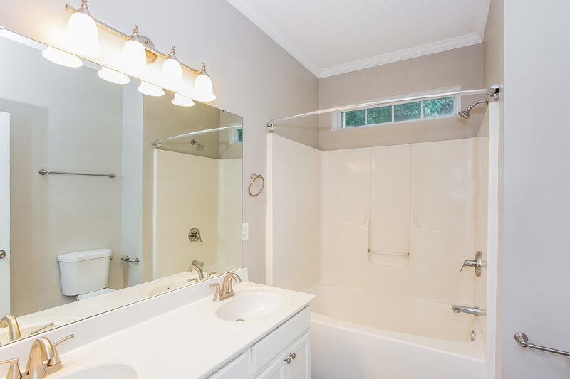 1,915/Mo, 711 Continental Dr Concord, NC 28025 Bathroom View