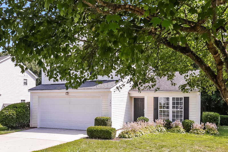 2,055/Mo, 137 Lantana Dr Mount Holly, NC 28120 Front View