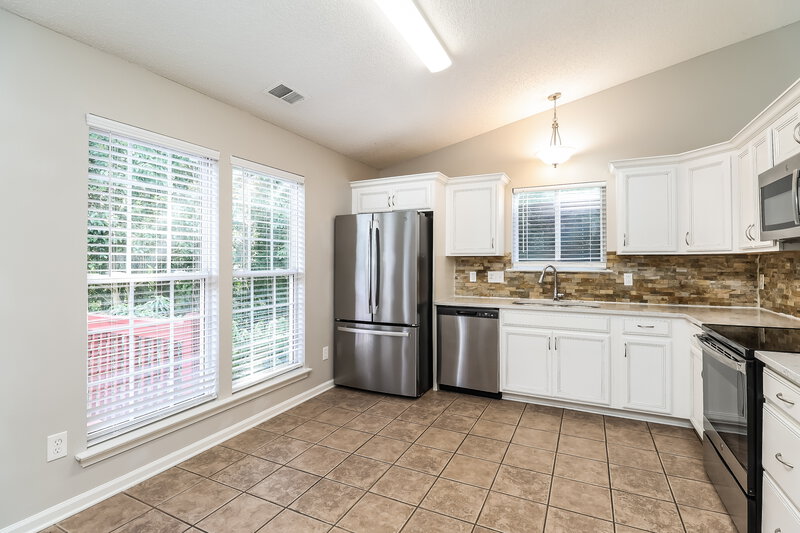 2,055/Mo, 137 Lantana Dr Mount Holly, NC 28120 Kitchen View 2