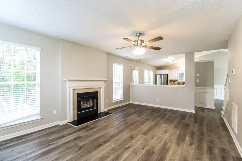 2,055/Mo, 137 Lantana Dr Mount Holly, NC 28120 Family Room View 2