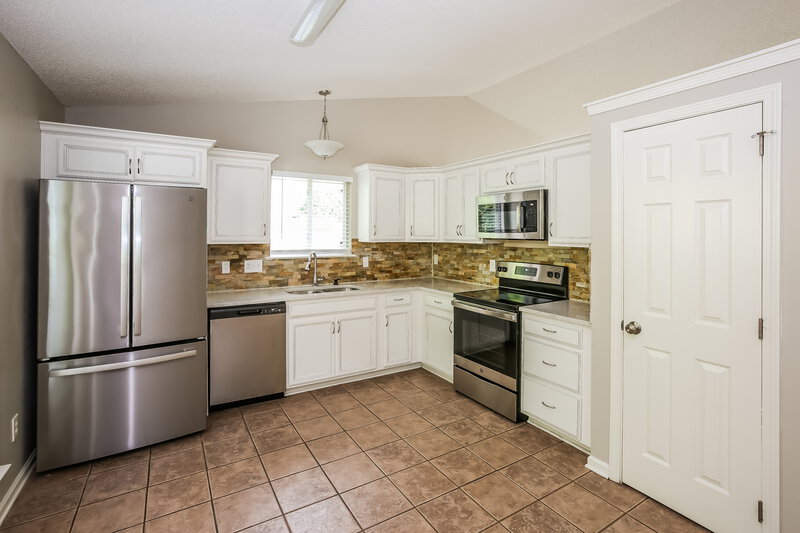2,870/Mo, 137 Lantana Dr Mount Holly, NC 28120 Kitchen View