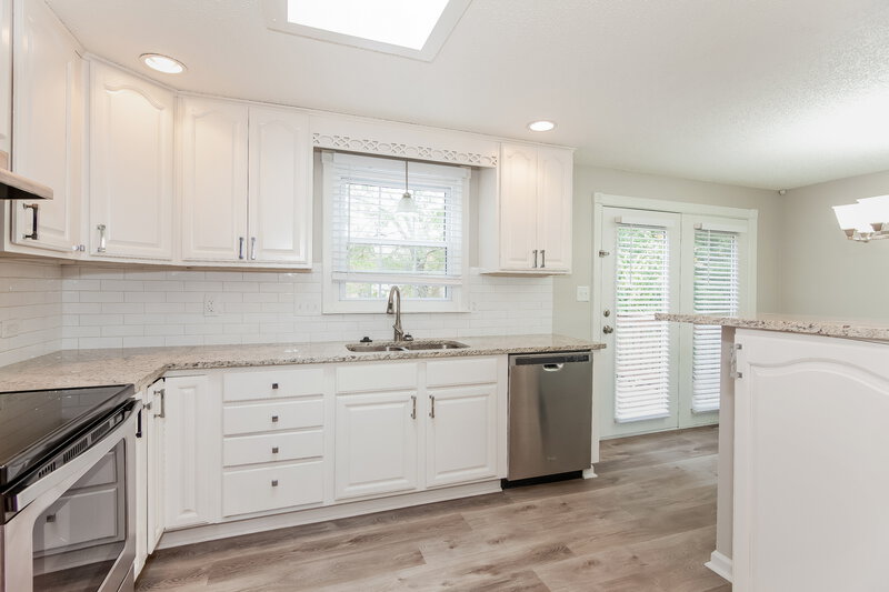 2,990/Mo, 2424 Parkhighland Ct Charlotte, NC 28273 Kitchen View 2