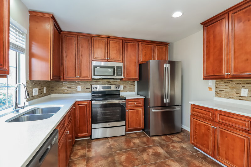 2,015/Mo, 5406 Carronbridge Ln Charlotte, NC 28216 Kitchen View