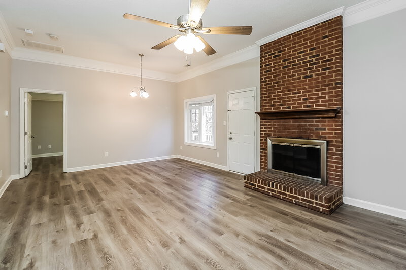1,845/Mo, 10501 Southern Oak Ct Charlotte, NC 28214 Living Room View 3