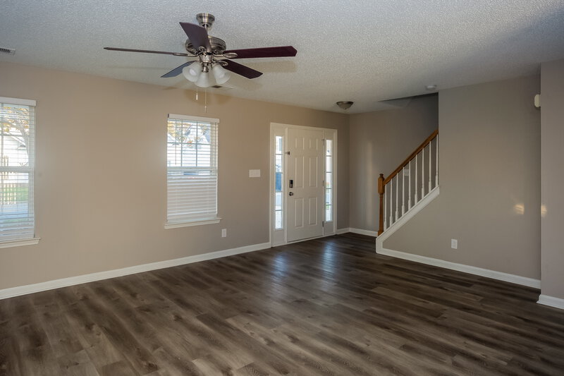 1,960/Mo, 221 Everett Park Dr Mooresville, NC 28115 Living Room View 2