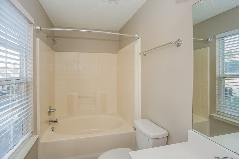 1,960/Mo, 221 Everett Park Dr Mooresville, NC 28115 Bathroom View