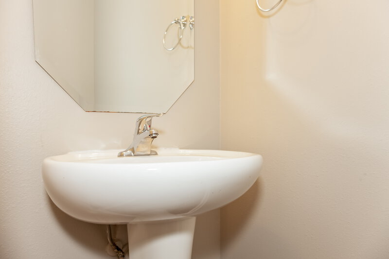 1,885/Mo, 2713 Cider Ridge Rd Dallas, NC 28034 Bathroom View 2