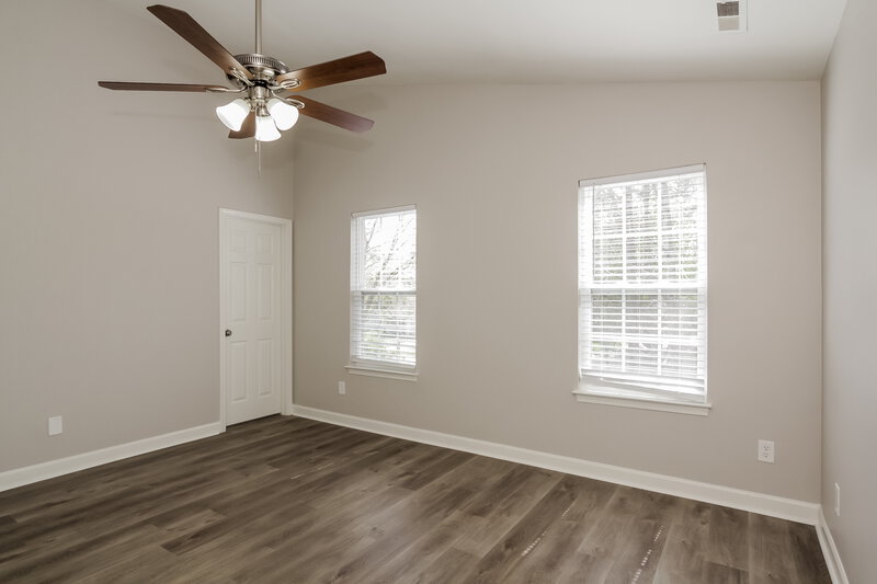 1,905/Mo, 5401 Southminster Ln Charlotte, NC 28216 Main Bedroom View 2