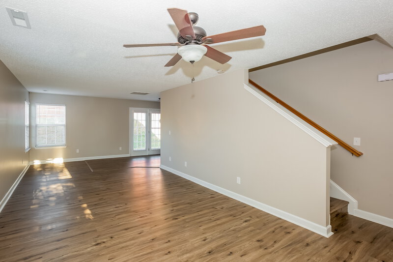 2,780/Mo, 14017 Sobeck Ln Charlotte, NC 28269 Living Room View 2