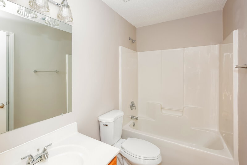 2,780/Mo, 14017 Sobeck Ln Charlotte, NC 28269 Bathroom View