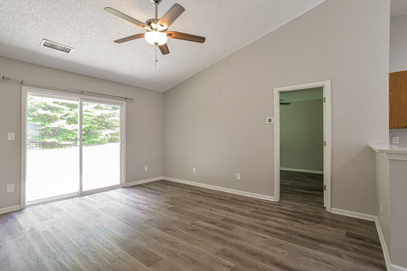 1,770/Mo, 1641 Galesburg St Charlotte, NC 28216 Living Room View 2