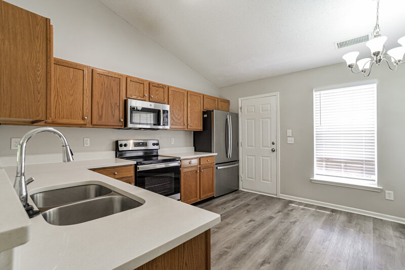 1,770/Mo, 1641 Galesburg St Charlotte, NC 28216 Kitchen View