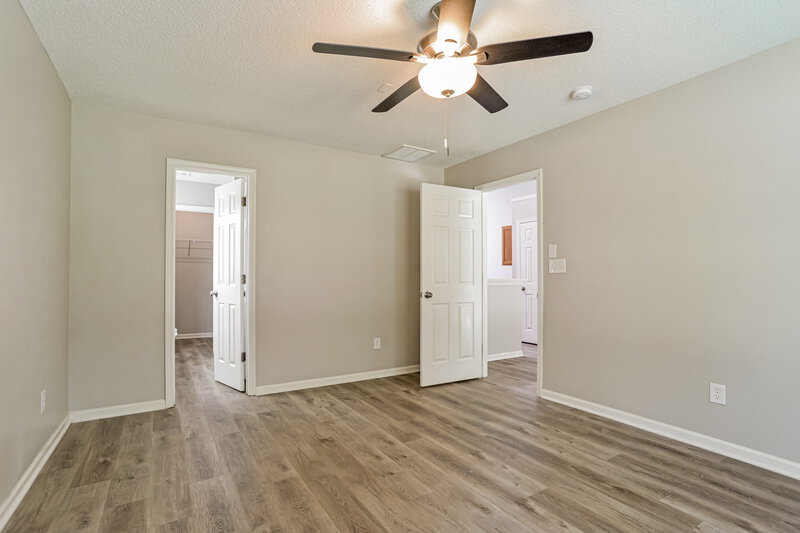 1,770/Mo, 1641 Galesburg St Charlotte, NC 28216 Main Bathroom View 3