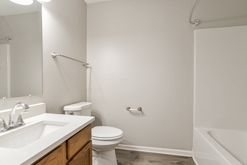 1,770/Mo, 1641 Galesburg St Charlotte, NC 28216 Bathroom View