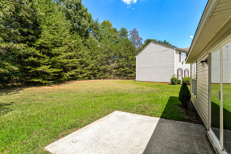 1,770/Mo, 1641 Galesburg St Charlotte, NC 28216 Rear View