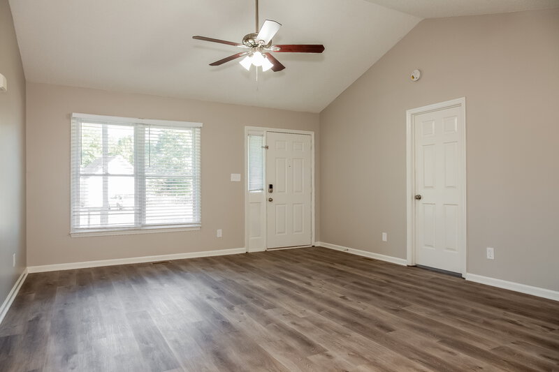 1,750/Mo, 161 Antelope Dr Mount Holly, NC 28120 Living Room View
