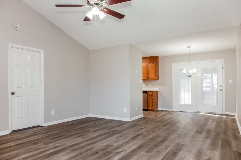 1,750/Mo, 161 Antelope Dr Mount Holly, NC 28120 Living Room View 2
