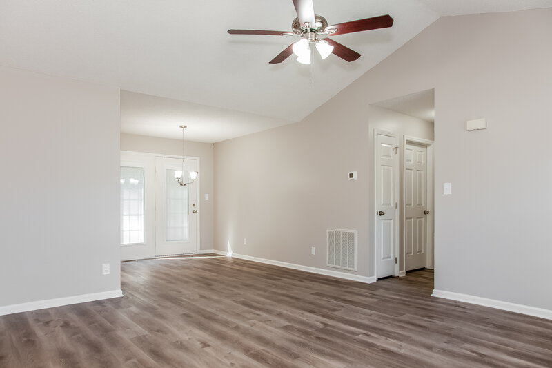 1,750/Mo, 161 Antelope Dr Mount Holly, NC 28120 Living Room View 3