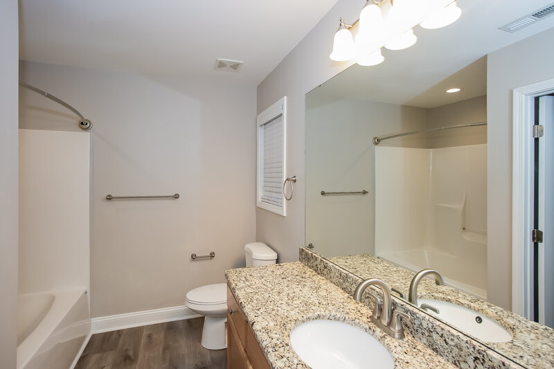 2,085/Mo, 584 Jackson Ter SW Concord, NC 28027 Bathroom View