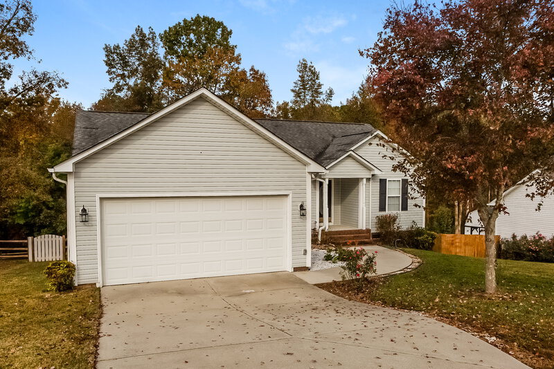 1,810/Mo, 1641 Red Bird Circle Concord, NC 28025 Front View