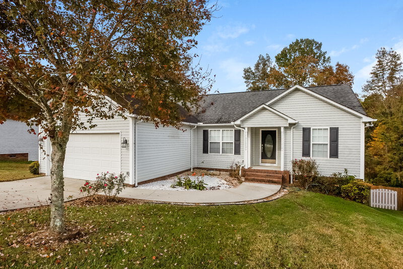 1,810/Mo, 1641 Red Bird Circle Concord, NC 28025 Front View 2