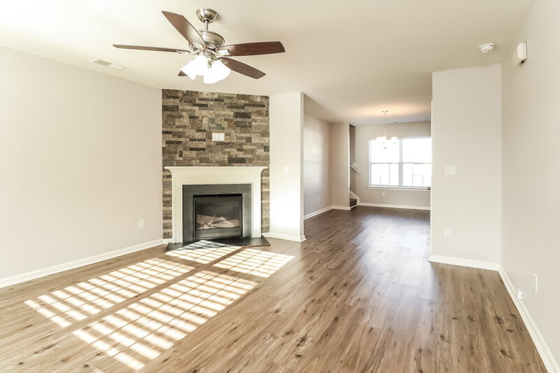 1,905/Mo, 3063 Green Apple Dr Dallas, NC 28034 Living Room View