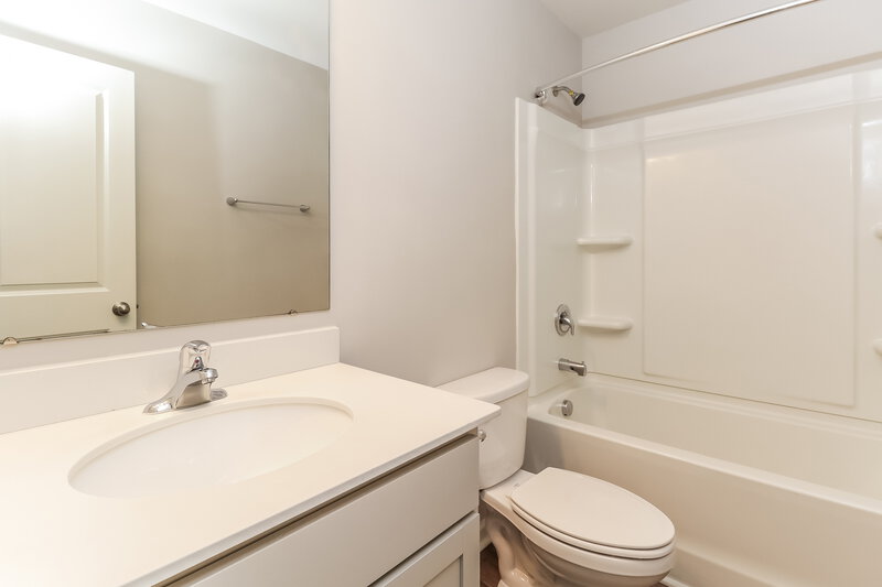 1,905/Mo, 3063 Green Apple Dr Dallas, NC 28034 Bathroom View 2