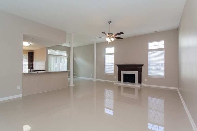 2,150/Mo, 1514 Jeffrey Bryan Dr Charlotte, NC 28213 Living Room View 2